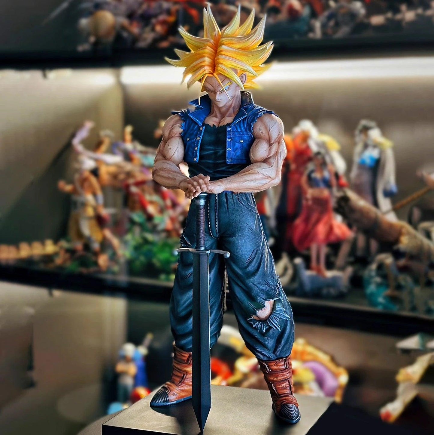 Future Trunks Collectible Figure